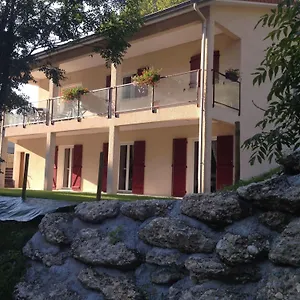 De Servant Roulottes Et D'hotes Auberives-en-Royans